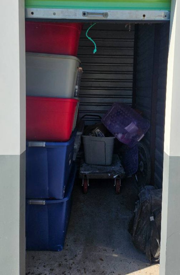 5 x 10 storage unit in Seabrook, TX
