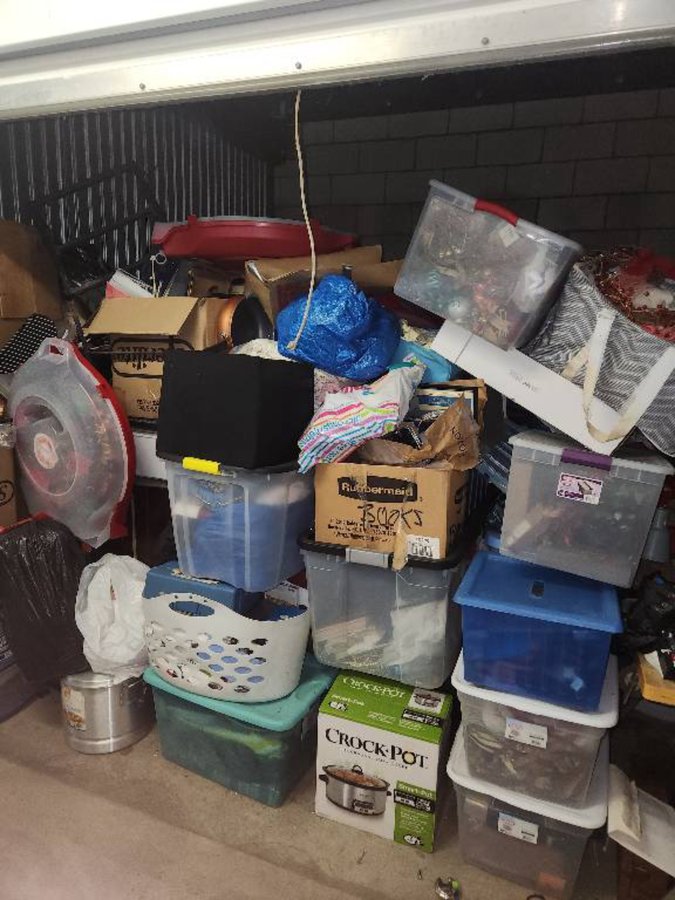 10 x 10 storage unit in Oceanside, CA