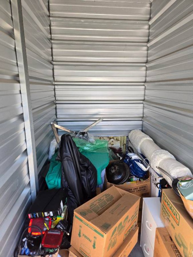 5 x 10 storage unit in Indianapolis, IN
