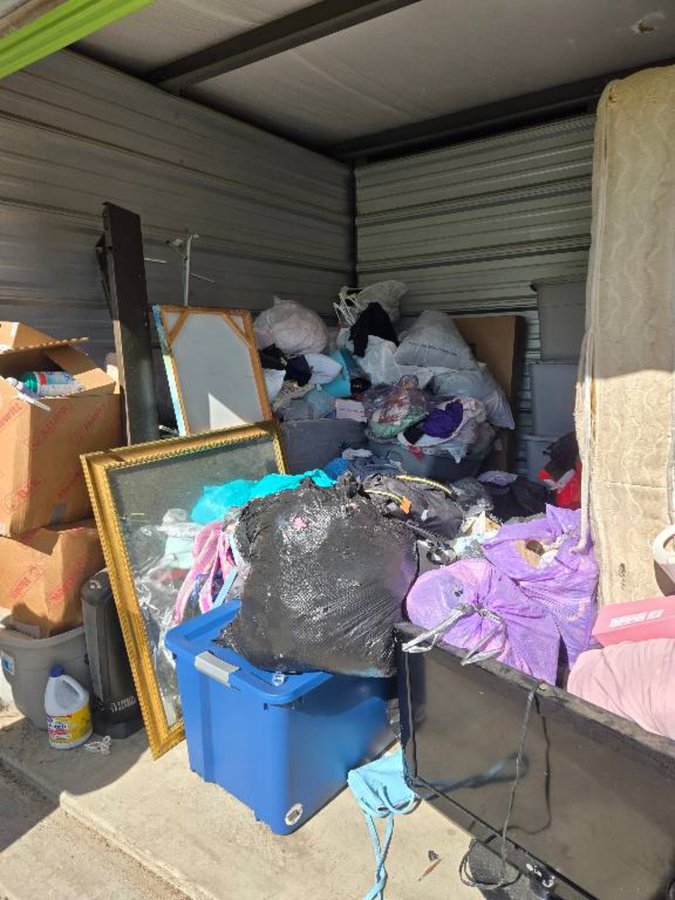 10 x 10 storage unit in Belleville, IL