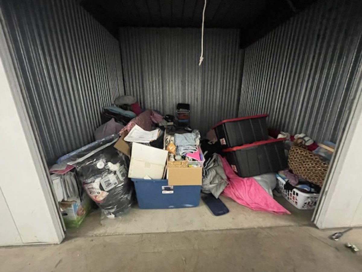 10 x 10 storage unit in Oceanside, CA