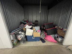 10 x 10 storage unit in Oceanside, CA