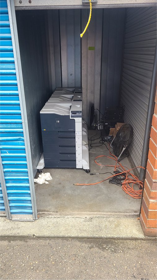 5 x 10 storage unit in Kent, WA