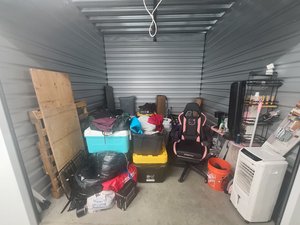 10 x 10 storage unit in Burien, WA