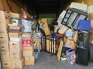 10 x 30 storage unit in Sacramento, CA