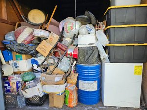 10 x 30 storage unit in Sacramento, CA