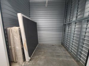 7 x 10 storage unit in Burien, WA