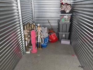 5 x 10 storage unit in Brentwood, NY