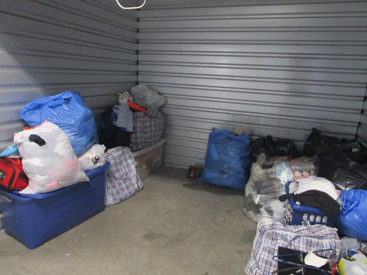 7 x 10 storage unit in Bell Gardens, CA