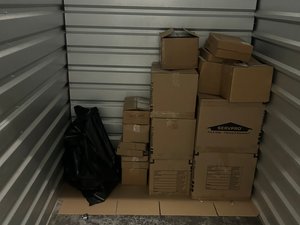 5 x 7 storage unit in Hollywood, CA