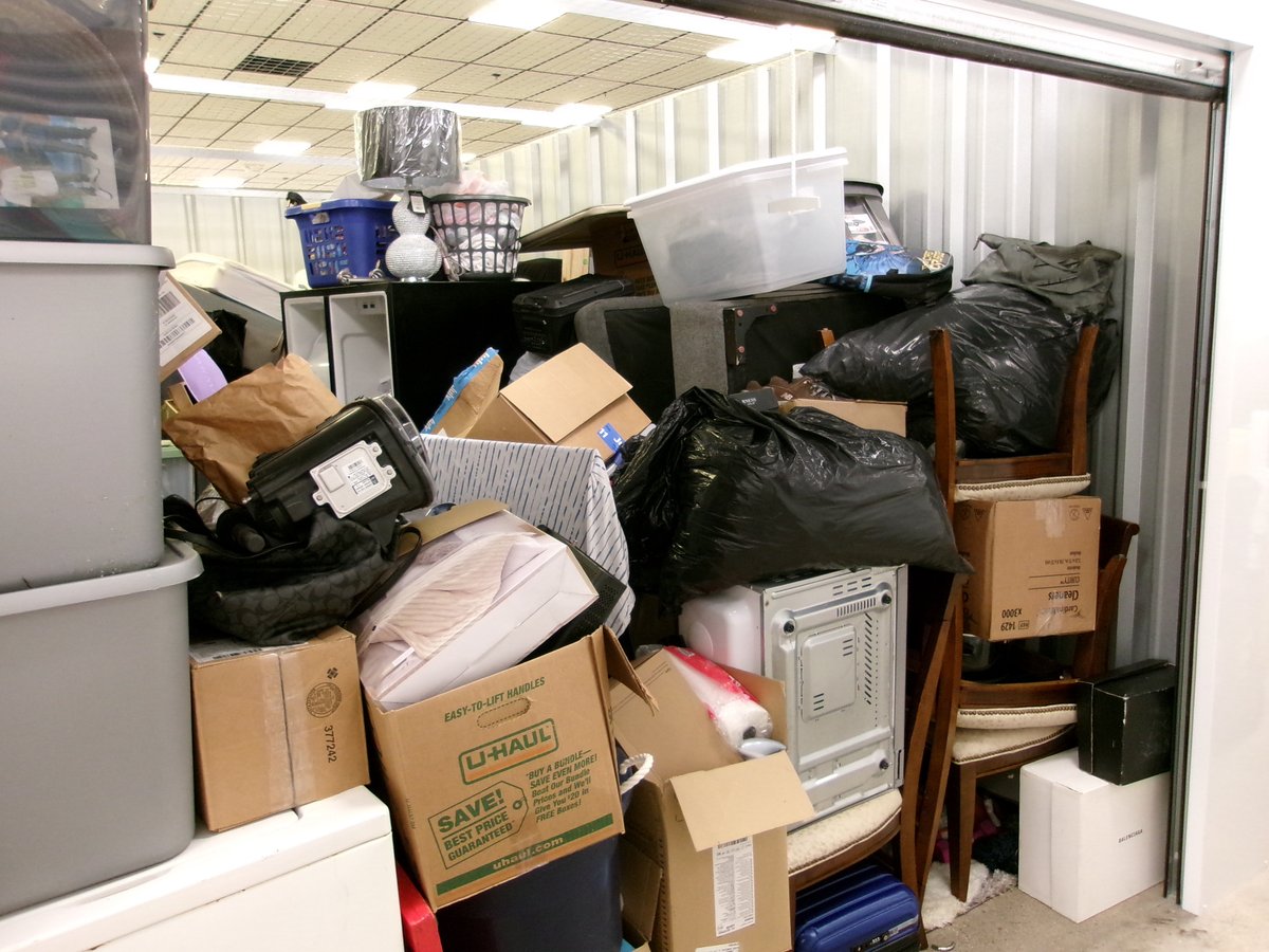 10 x 20 storage unit in Flint, MI