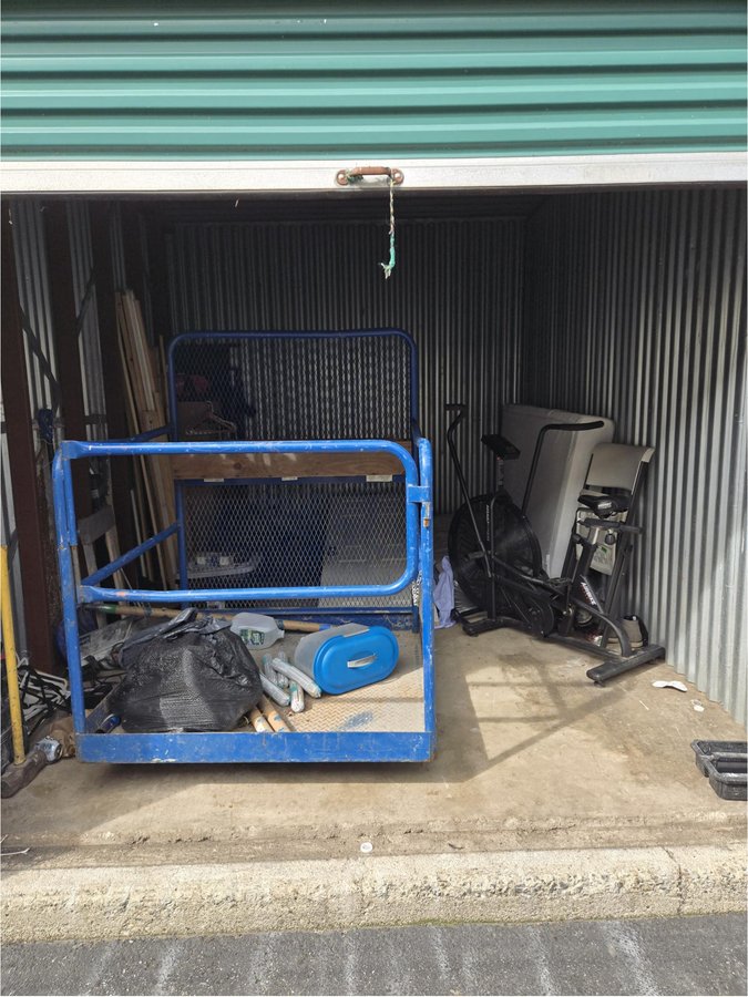 10 x 15 storage unit in Clifton, NJ