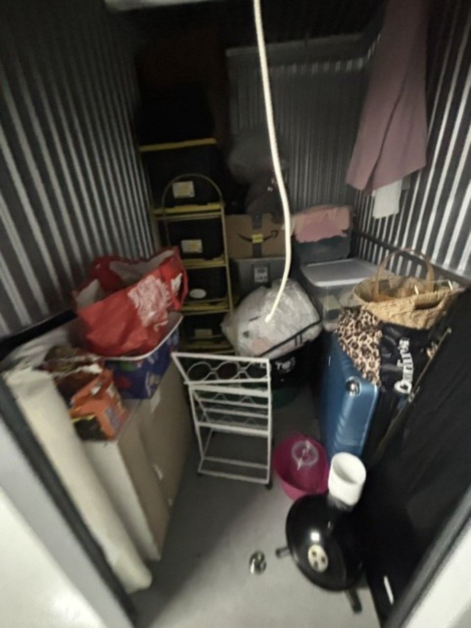5 x 7 storage unit in Garden City Park, NY