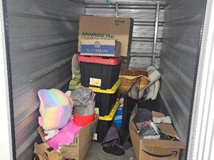 5 x 10 storage unit in Los Angeles, CA