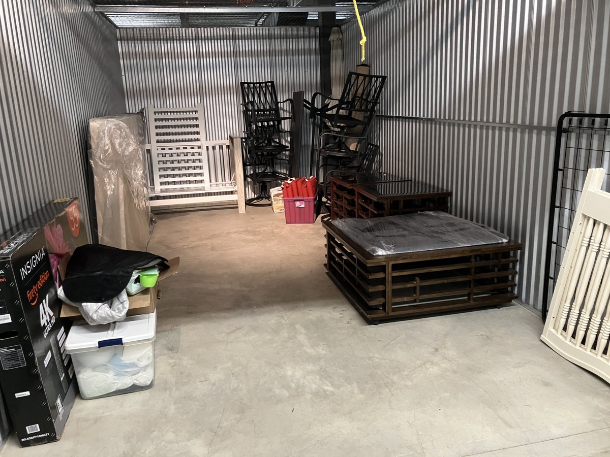 10 x 20 storage unit in Rochester Hills, MI