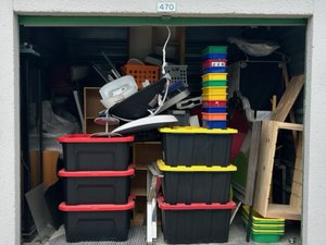 10 x 10 unit in San Antonio