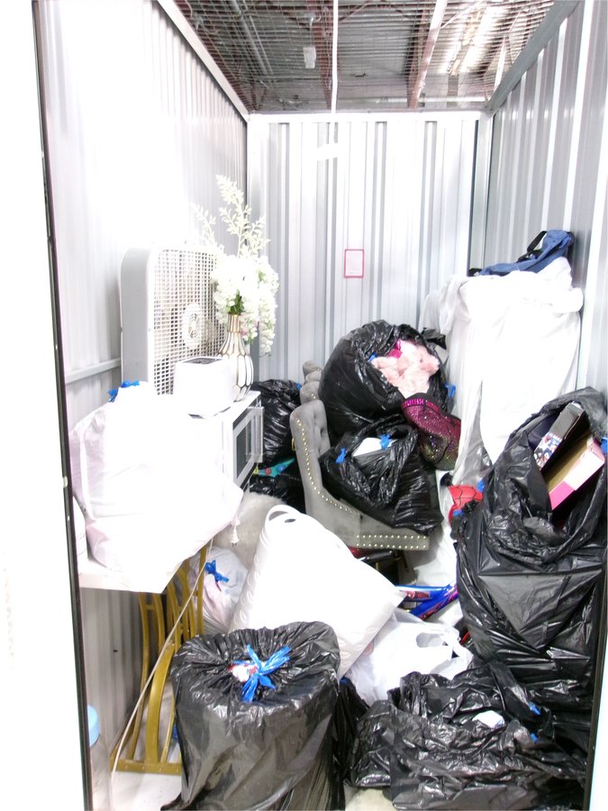 5 x 10 storage unit in Flint, MI