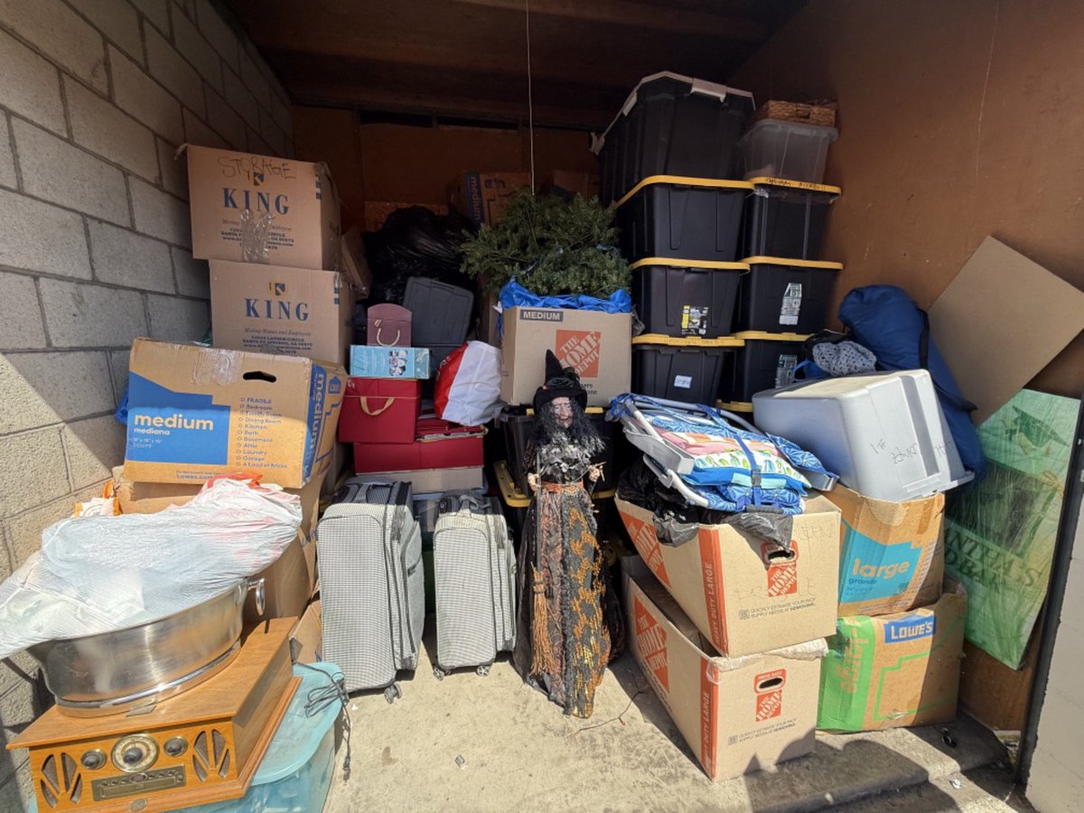 10 x 10 storage unit in Rowland Heights, CA