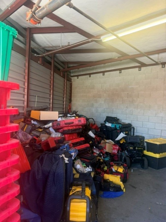 10 x 20 storage unit in Paramount, CA
