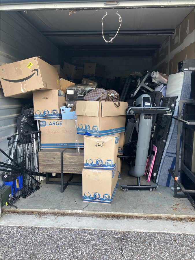 10 x 20 storage unit in Sarasota, FL