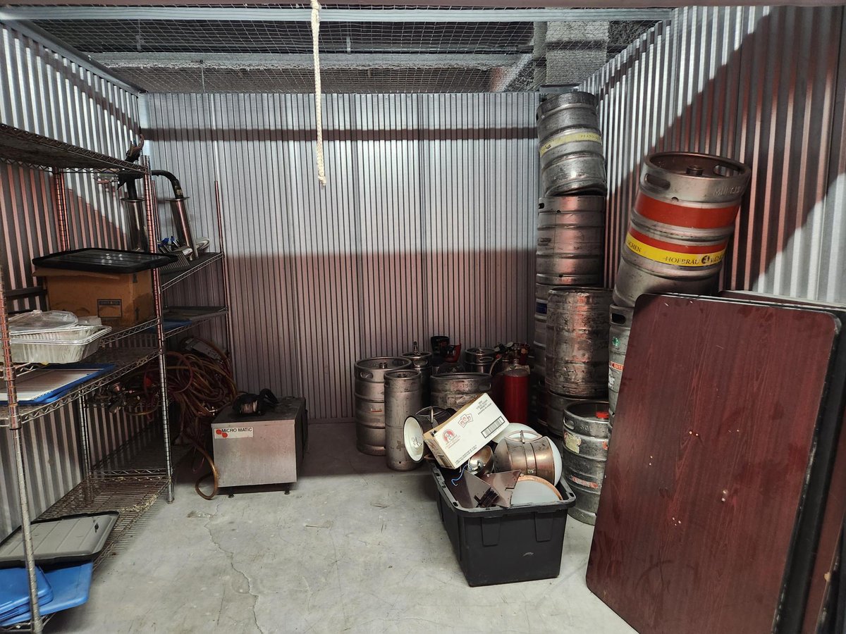 10 x 10 storage unit in Yonkers, NY