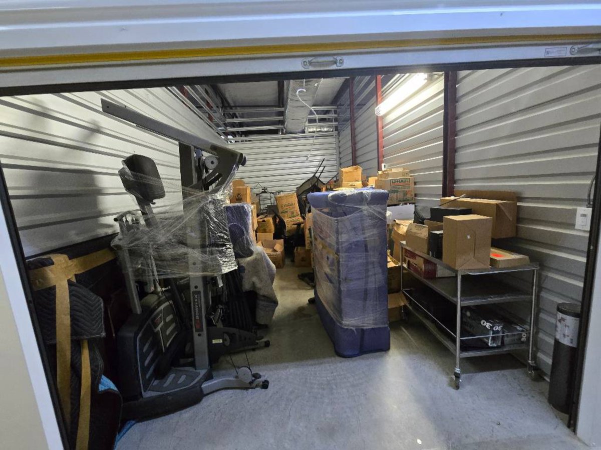 10 x 20 storage unit in Garland, TX