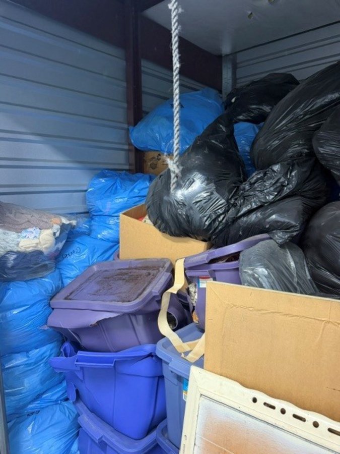 10 x 10 storage unit in Paramount, CA