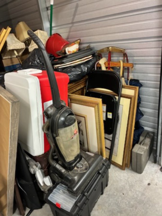 10 x 10 storage unit in Moncks Corner, SC