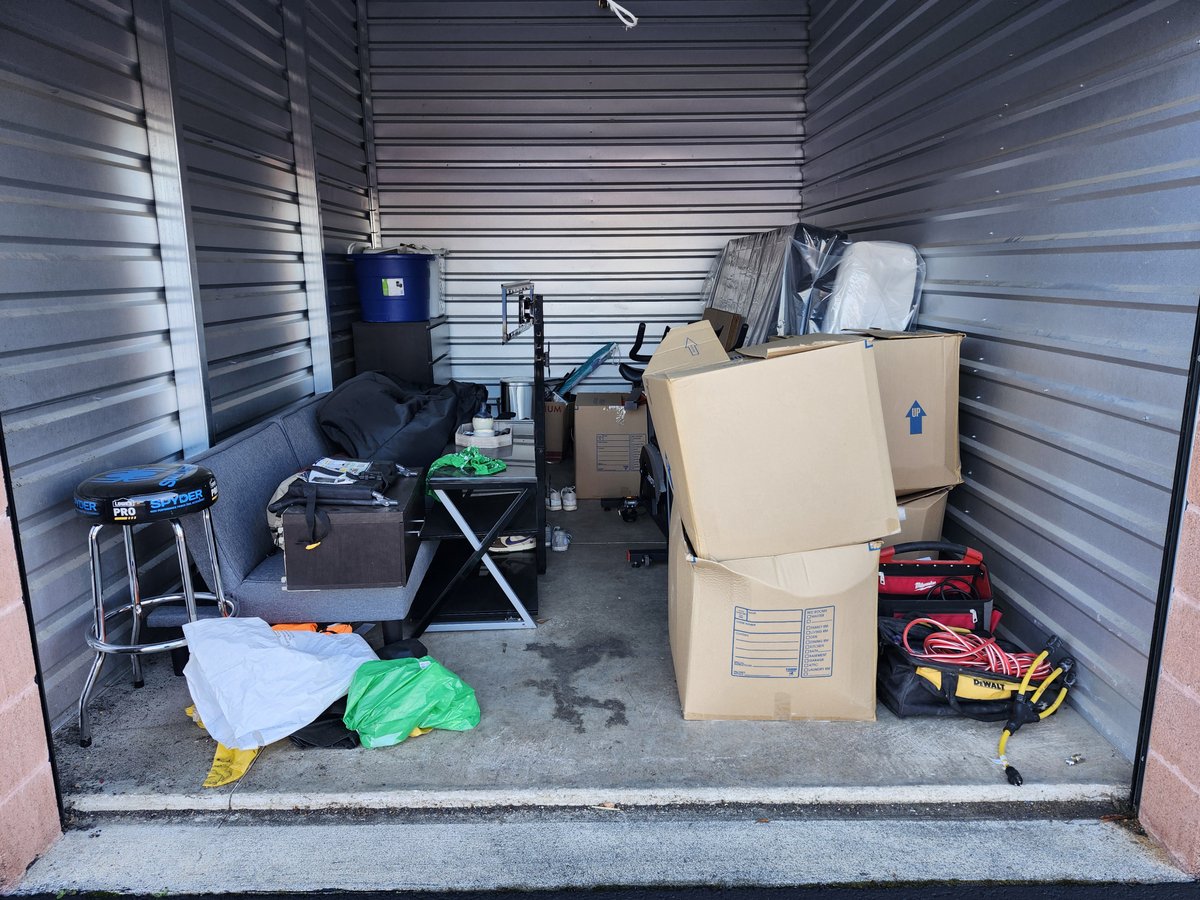 10 x 15 storage unit in Marysville, WA
