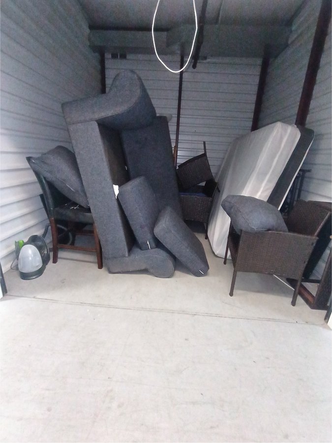 10 x 10 storage unit in Bartlett, IL