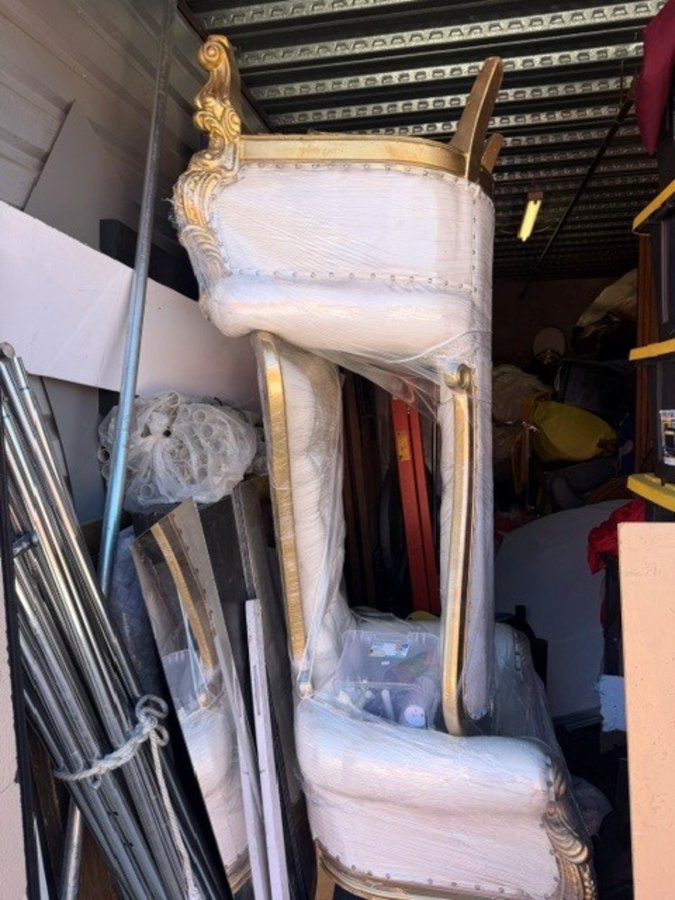 10 x 25 storage unit in Paramount, CA