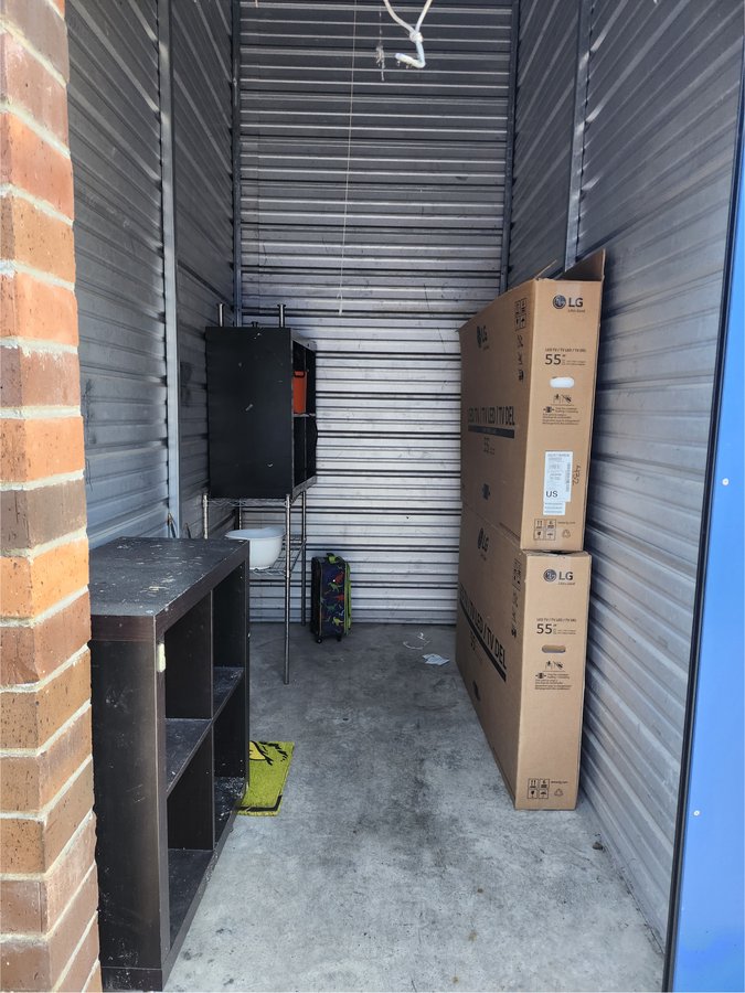 5 x 10 storage unit in Marysville, WA
