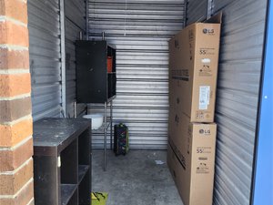 5 x 10 storage unit in Marysville, WA