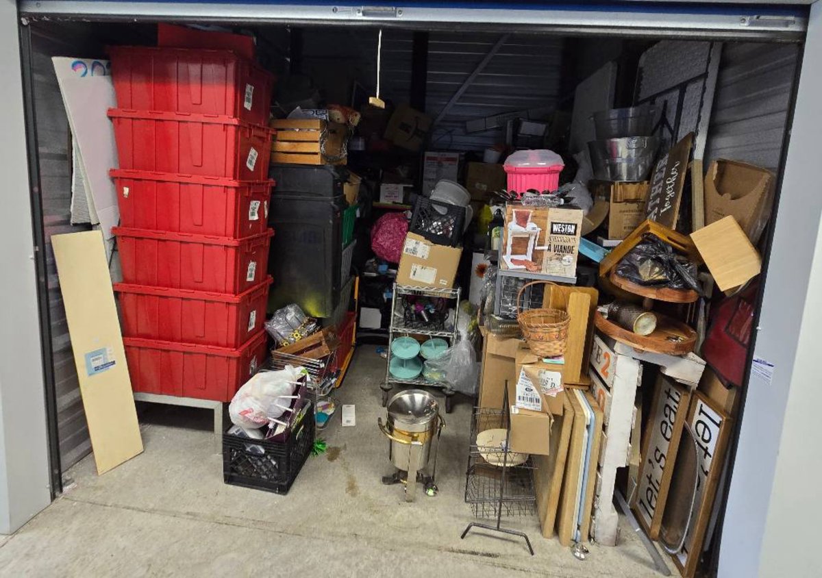 10 x 10 storage unit in Columbus, IN