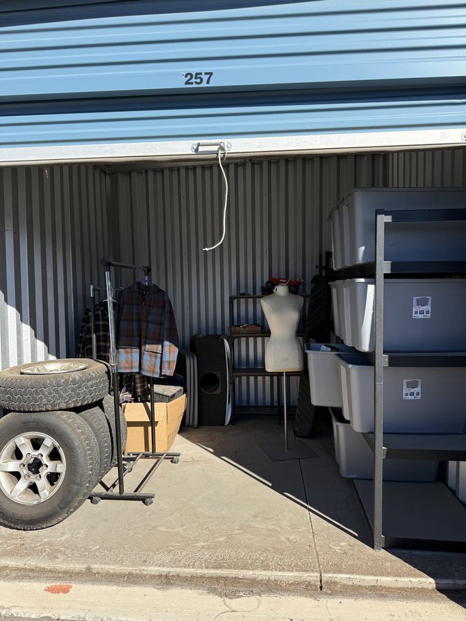 10 x 10 storage unit in Lindon, UT