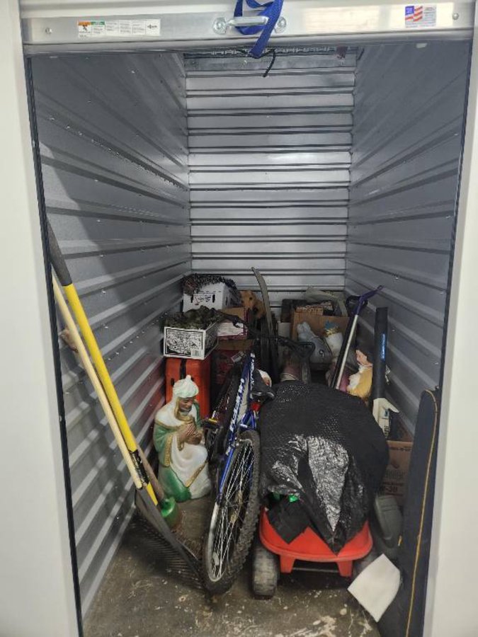 5 x 10 storage unit in Spokane, WA