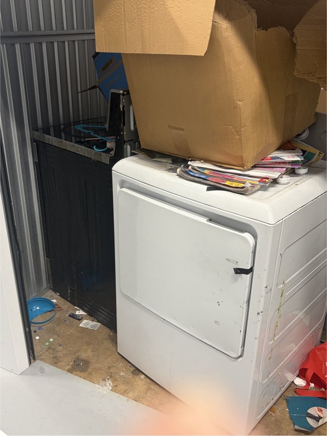 10 x 10 storage unit in New Castle, DE