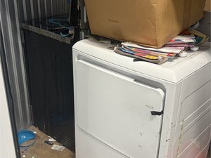10 x 10 storage unit in New Castle, DE