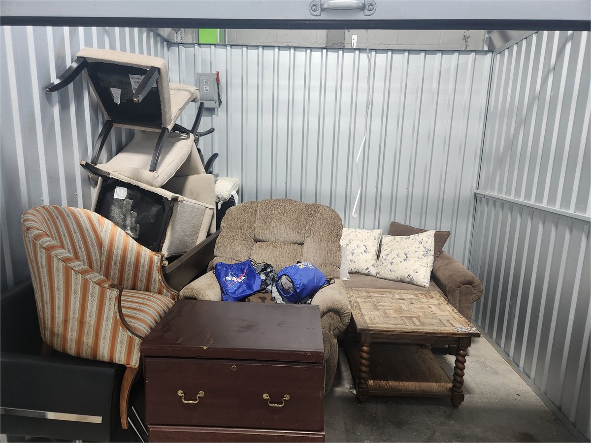 10 x 10 storage unit in Lenexa, KS