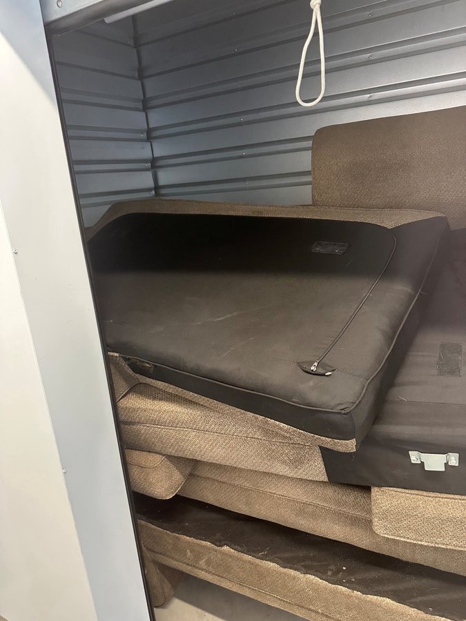 4 x 10 storage unit in Bell Gardens, CA