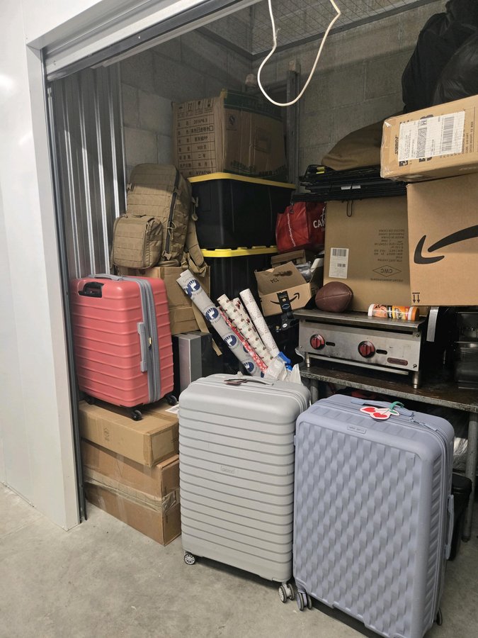 10 x 5 storage unit in Inglewood, CA