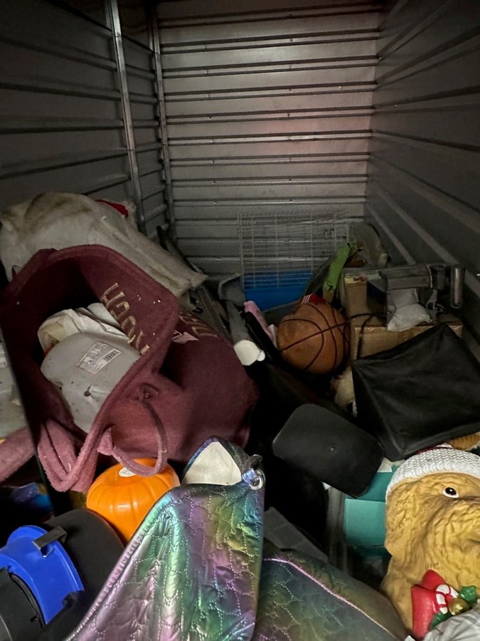 5 x 10 storage unit in Bell Gardens, CA