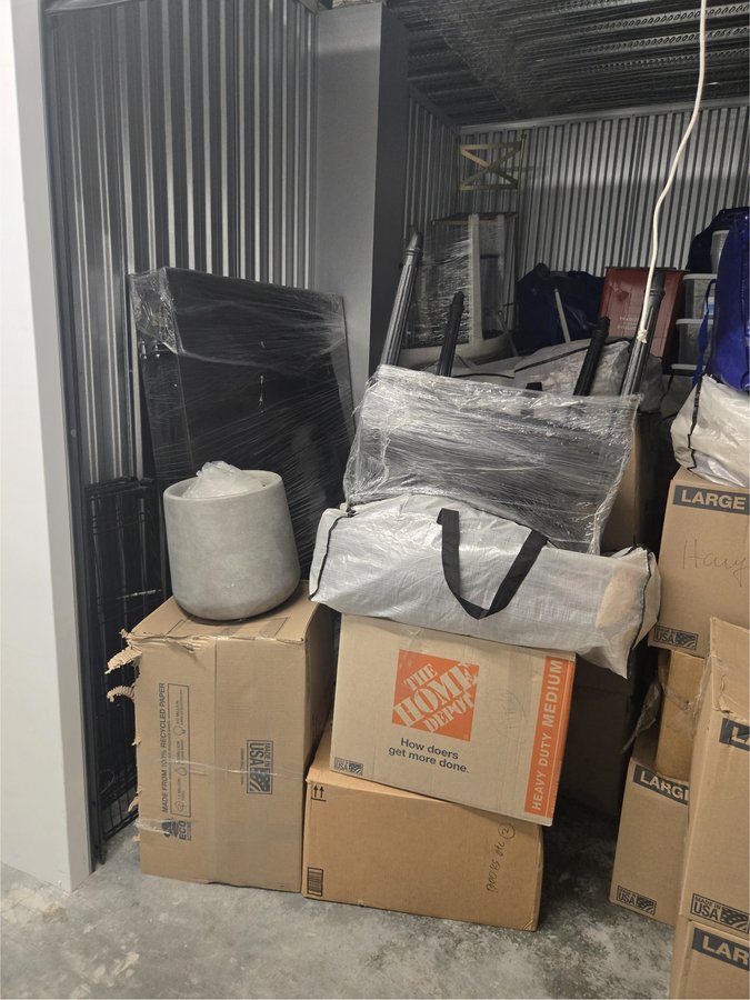 10 x 10 storage unit in Inglewood, CA