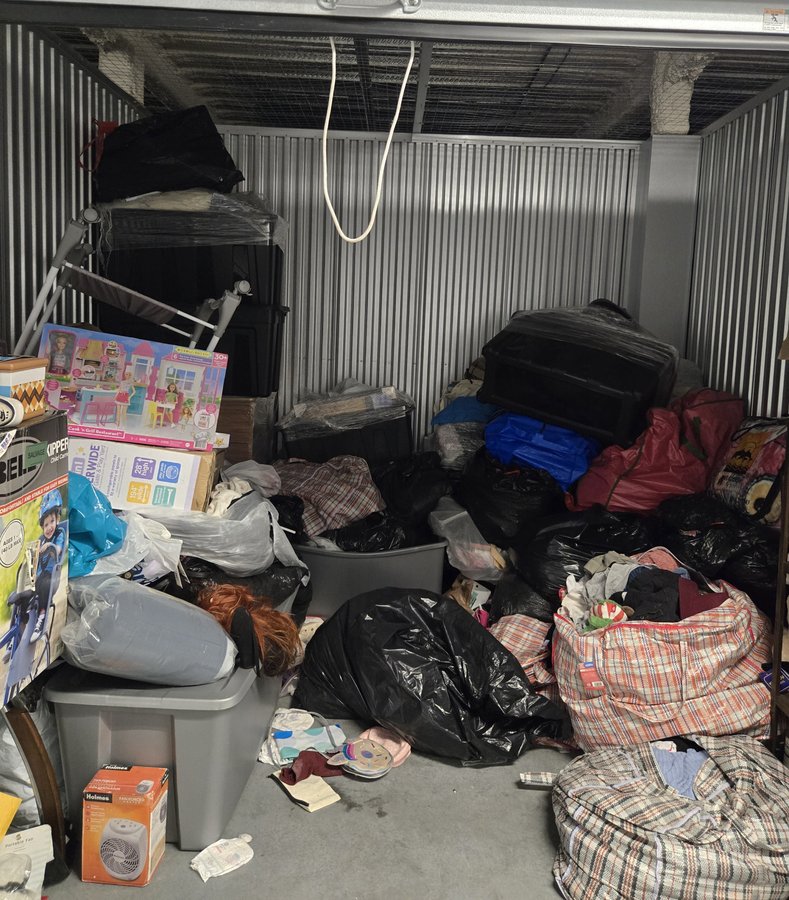 10 x 10 storage unit in Inglewood, CA