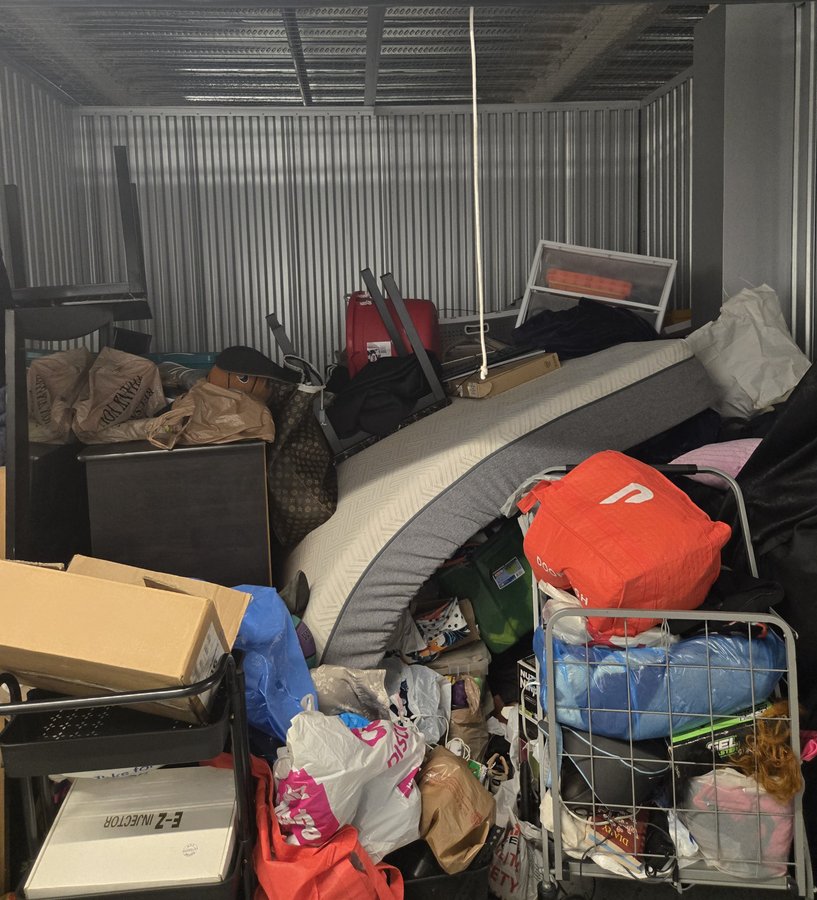 10 x 10 storage unit in Inglewood, CA