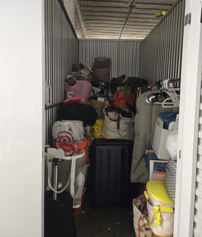 5 x 10 storage unit in Inglewood, CA