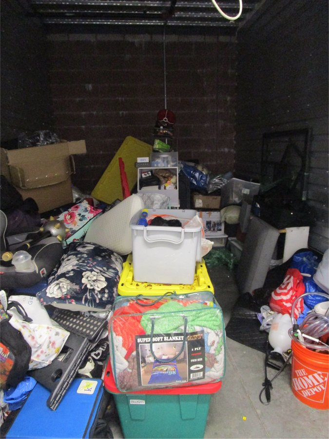 10 x 14 storage unit in Bell Gardens, CA