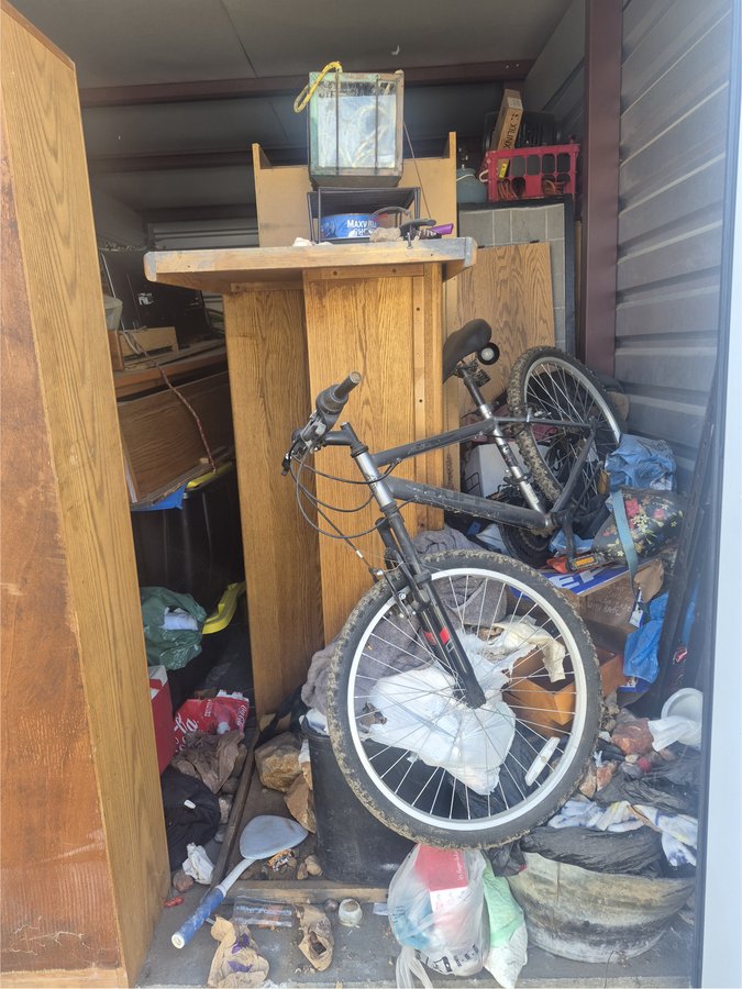 10 x 20 storage unit in Madera, CA