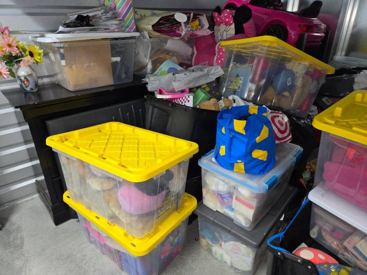10 x 10 storage unit in El Sobrante, CA