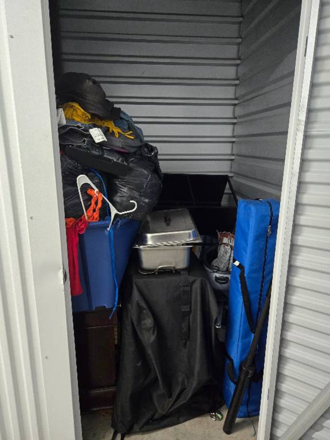 5 x 5 storage unit in Elk Grove, CA